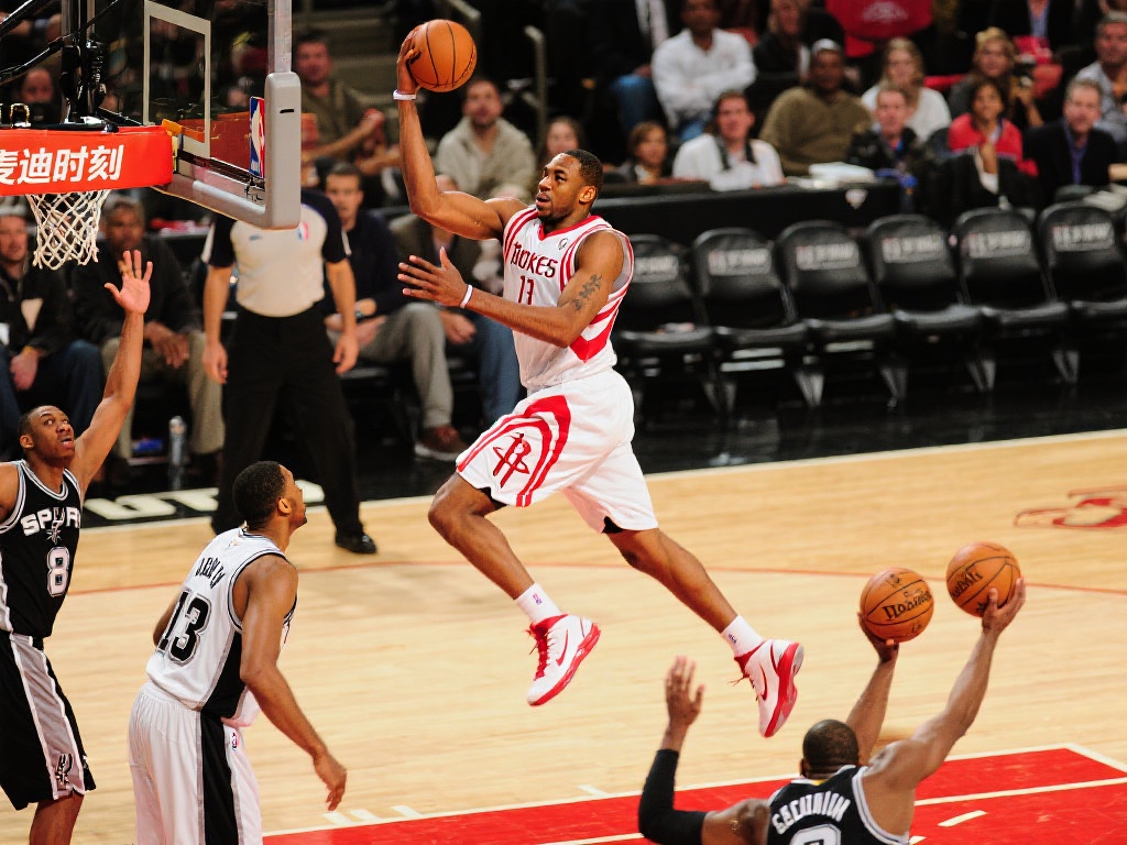 提到麦迪，很多人第一时间想到的就是2004年12月